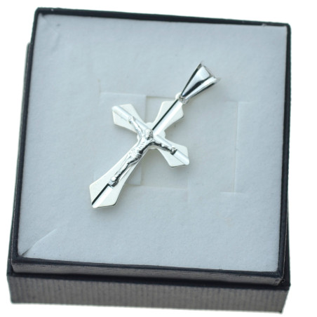 Modny Krzyżyk srebrny z Panem Jezusem Srebro 925 KR092