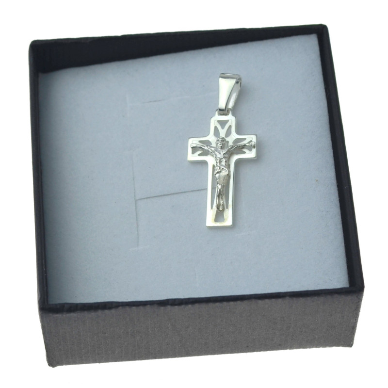 Modny krzyżyk srebrny z P. Jezusem srebro 925 KR067