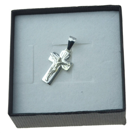 Krzyżyk srebrny z Panem Jezusem elegancki Srebro 925 KR023