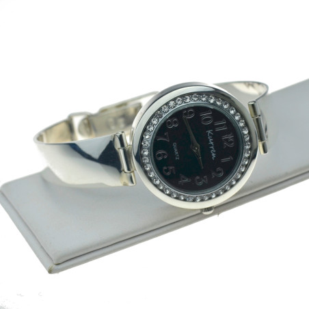 Zegarek srebrny z czarną okrągłą tarczą i cyrkoniami